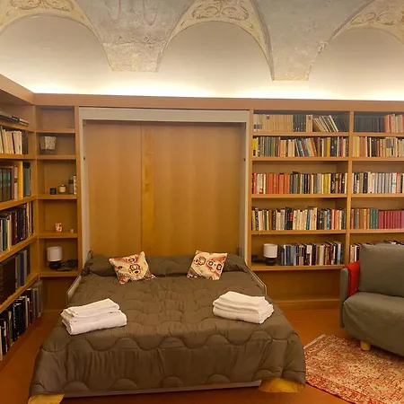 公寓 The L I B R A R Y