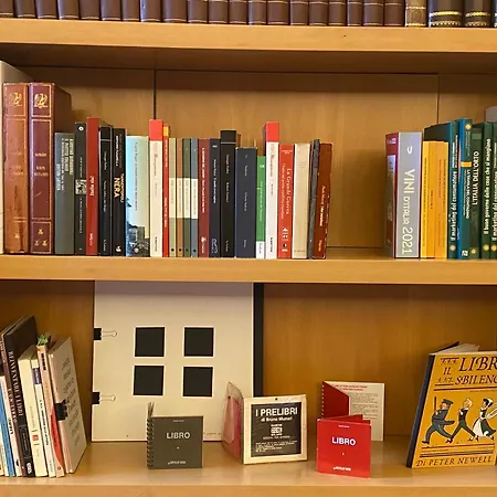 The L I B R A R Y Lägenhet