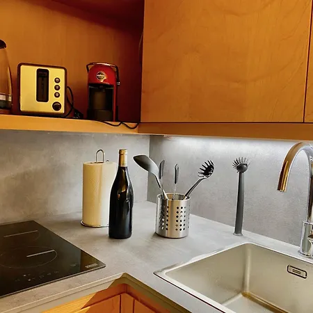 The L I B R A R Y Bergamo