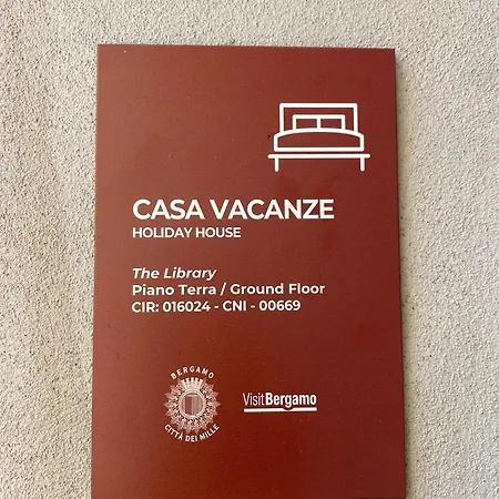 The L I B R A R Y Lägenhet