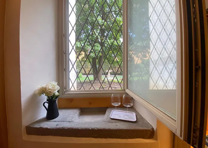 The L I B R A R Y Bergamo