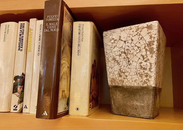 The L I B R A R Y Апартаменты Бергамо